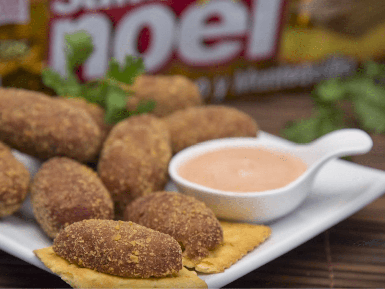 Croquetas de atún con Galletas Saltín Noel Maíz Saltín Noel